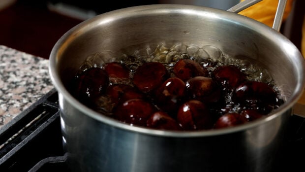 Boiling chestnuts