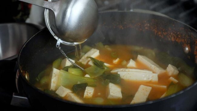 Bok choy tofu doenjang soup (Cheonggyeongchae dubu-doenjangguk