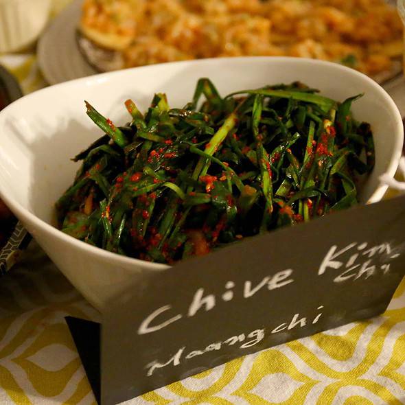 buchu-kimchi (chive kimchi: 부추김치)