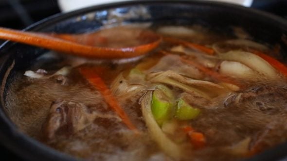 bulgogi stew in earthenware pot (ttukbaegi-bulgogi: 뚝배기불고기)