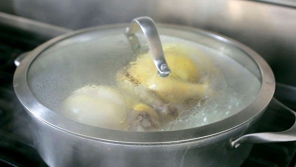 samgyetang (ginseng chicken soup: 삼계탕)