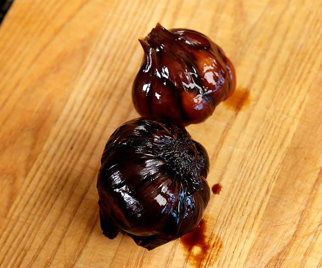 8 months old pickled garlic (top) and 4+ years old pickled garlic (bottom)