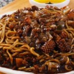 Noodles and black bean sauce platter 쟁반짜장면