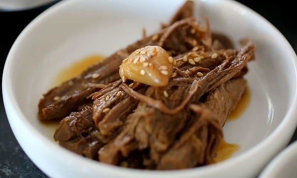 jangjorim (beef braised in soy sauce: 장조림)