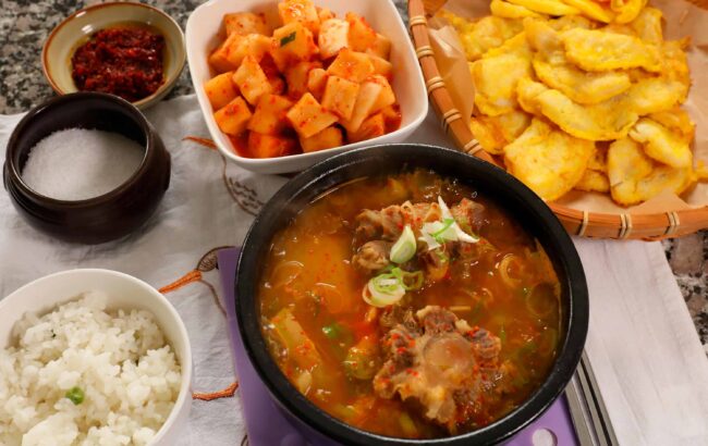 Korean oxtail soup table