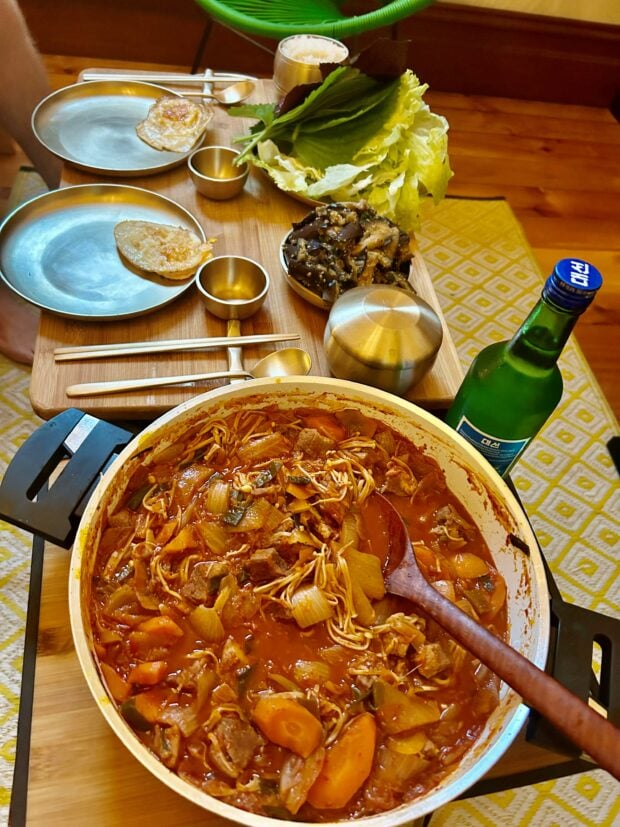 Spicy stir-fried pork and kimchi