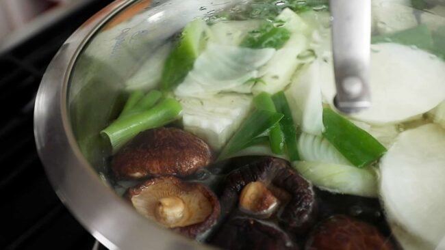 vegetable stock boiling